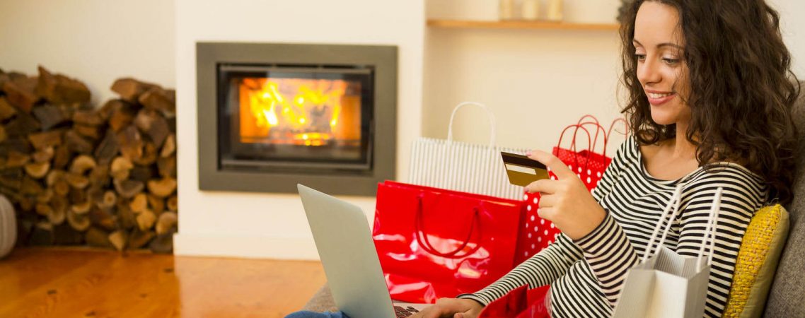 A woman shopping Christmass gifts without stress